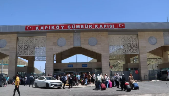 Hava sahası kapandı, Van-İran sınırında kara yolu trafiği başladı
