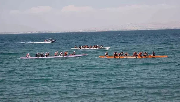 Van’da düzenlenen 12. Su Sporları Festivali coşkuyla sona erdi