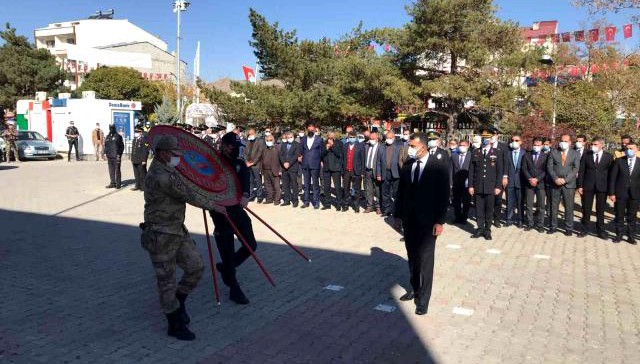 Muradiye'de 29 Ekim Cumhuriyet Bayramı töreni