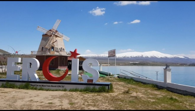 Ercişliler Erciş’in il olmasından yana!