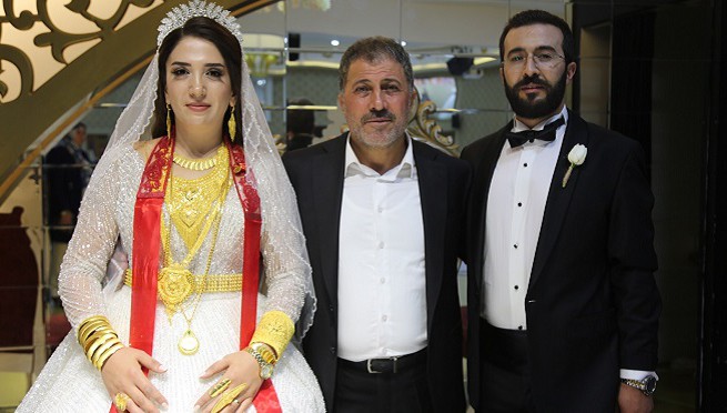 "Çelik" ailesinden görkemli düğün: 4 bin kişi katıldı!