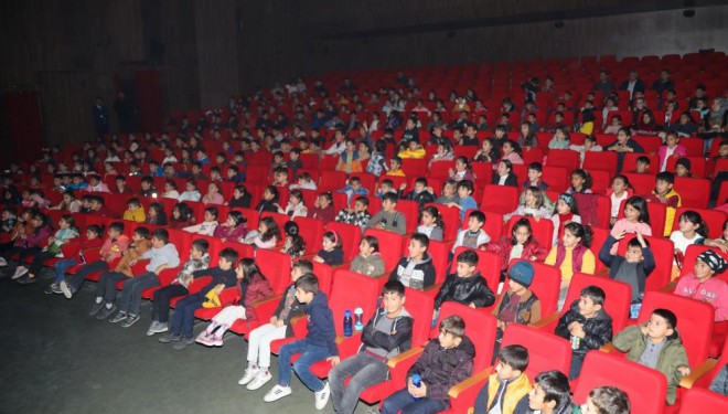 İlkokul öğrencileri tiyatro ile buluşuyor