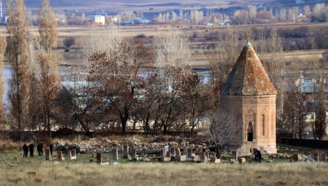 Gevaş Türk İslam Mezarlığı açık hava müzesine dönüşüyor