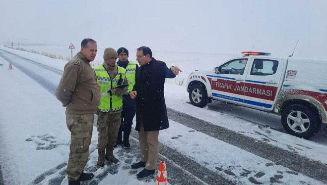 Kaymakam Türker’den sürücülere kar lastiği ve zincir uyarısı
