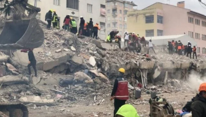 Van’da korkutulan deprem raporu:  Sıvılaşma yaşanıyor