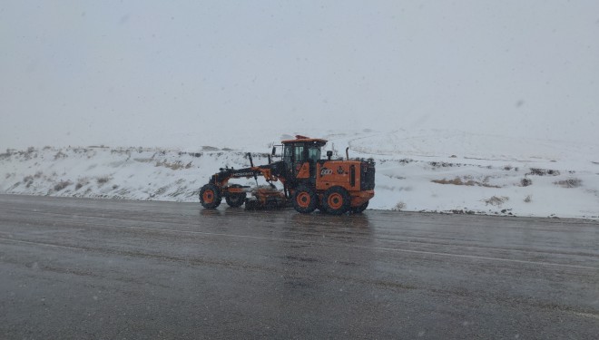Van’da kar yağışı hayatı olumsuz etkiledi