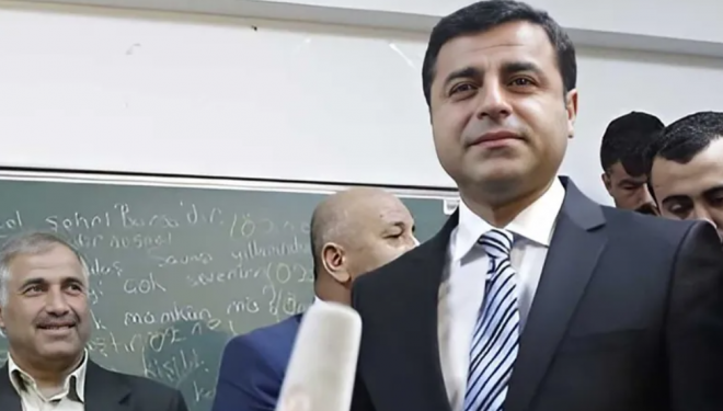 Demirtaş fotoğraf paylaştı: 'Oy verme hakkınızı kullanın lütfen'