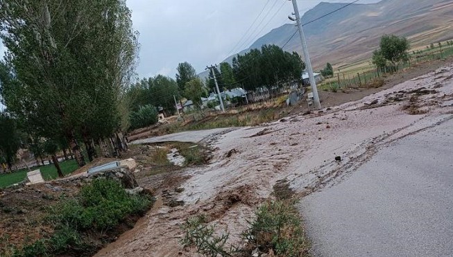 Özalp’ta sel maddi hasara yol açtı!