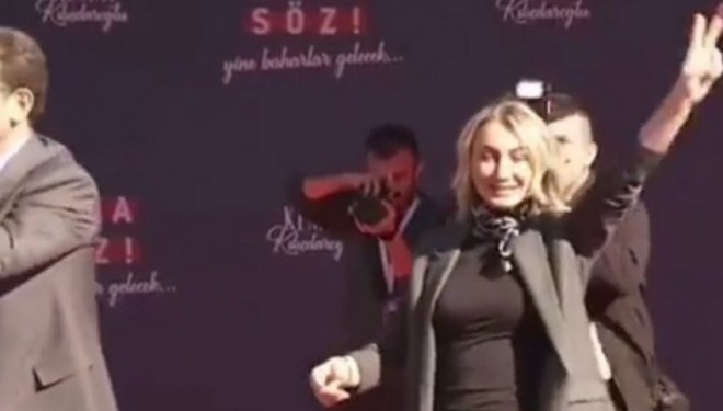Dilek İmamoğlu, Van Mitingi'nde yaptığı ‘zafer işareti’ hakkında konuştu: Neden onlar gibi davranalım?