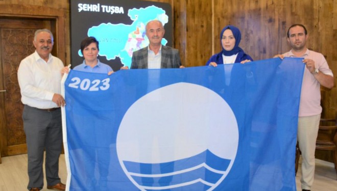 Tuşba Belediye Başkanı Akman "Mavi Bayrağı" teslim aldı