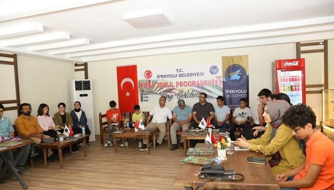 İpekyolu’nda kitap tahlil programı devam ediyor