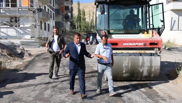 Erciş Belediyesi'nden yol onarım çalışması