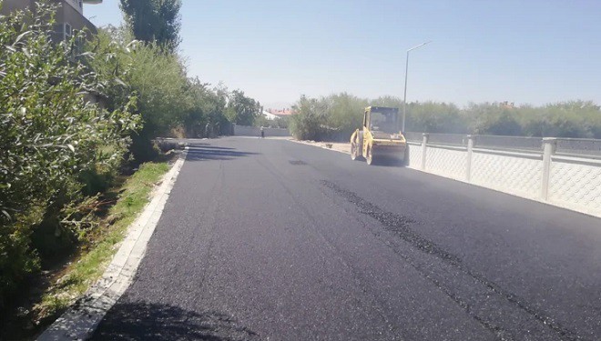 Van'ın Hatuniye Mahallesinde asfaltlama çalışması sürüyor