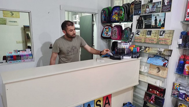 Van’daki kırtasiyelerde okul alışverişi hareketliliği başladı