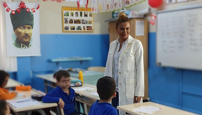 Öğretmenler Önlük Giyecek mi? Zorunlu Mu? (2023 Eğitim - Öğretim yılı)