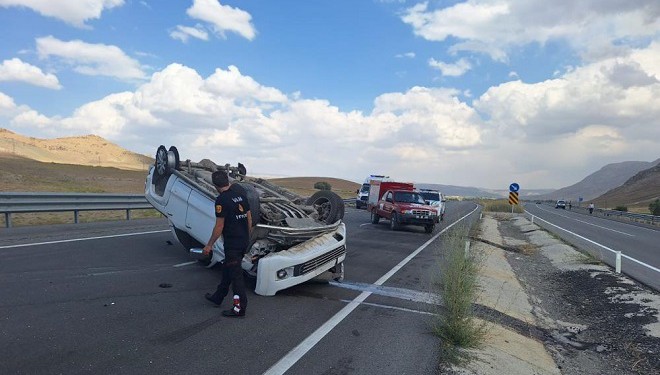 Gürpınar'da kamyonet takla attı: 1 yaralı!