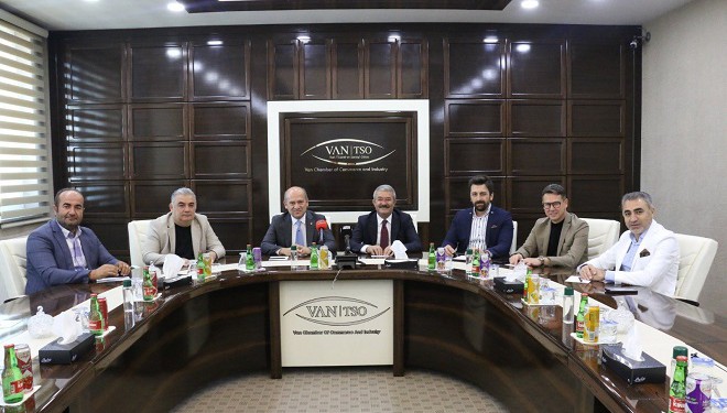 Edremit'ten Edremit'e uçak seferleri için bir araya geldiler
