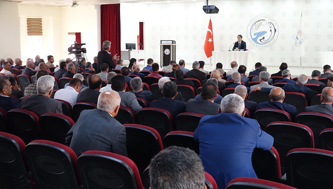 Erciş Kaymakamı Karaloğlu muhtarlarla buluştu