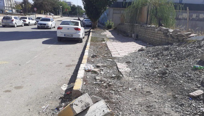 İpekyolu'nda o mahallede kaldırımlar bakımsızlıktan dökülüyor