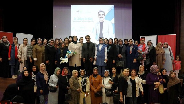 Van’da kadınlara aile içi iletişim semineri