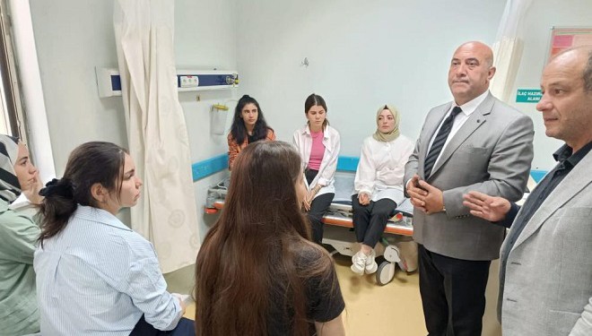 Van'da öğretmenleri taşıyan minibüs kaza yaptı: 12 yaralı!