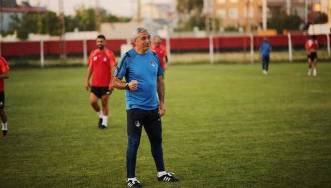 Vanspor Teknik Direktörü Sarıgül: Önümüzdeki 2 maç önceliğimiz