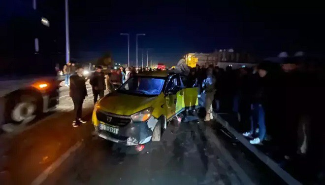 TIR ile taksi çarpıştı: 2 ölü, 5 yaralı!