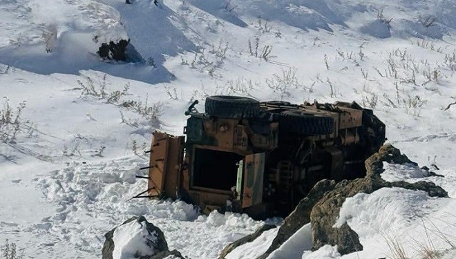 Başkale’de askeri araç devrildi: 6 yaralı!