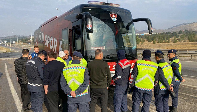 Vanspor FK takım otobüsüne 'çakar' cezası!