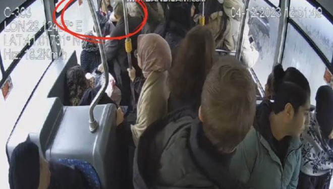 Otobüste biber gazlı kavga... Yolcular fenalaştı!