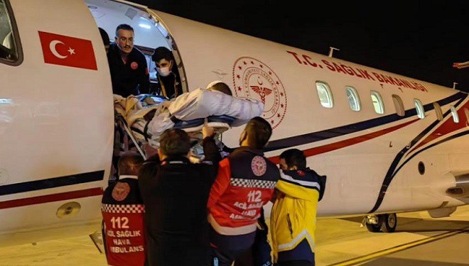 20 yaşındaki genç ambulans uçakla Ankara'ya sevk edildi