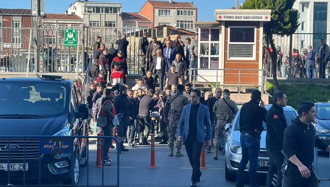 Çağlayan Adliyesi'nde polis noktasına silahlı saldırı
