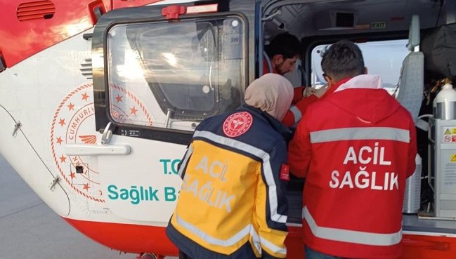 Van’da ambulans helikopter 58 yaşındaki hasta için havalandı