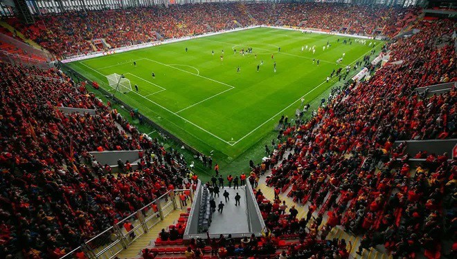 Göztepe hem lig atladı hem de tribünde şampiyon oldu