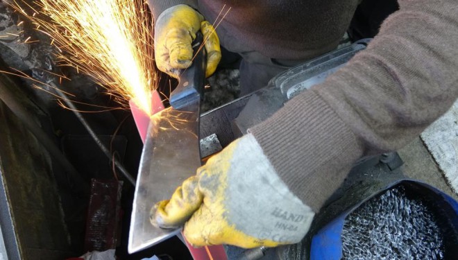 Bıçak bileme ustalarının yorucu bayram mesaisi