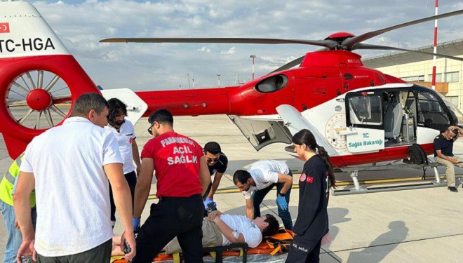 Dereye düşen çocuk ambulans helikopterle Van'a sevk edildi