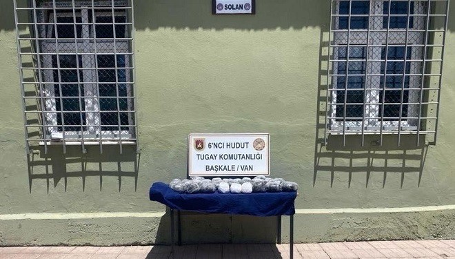Sınır hattında 30 kilogram uyuşturucu ele geçirdi