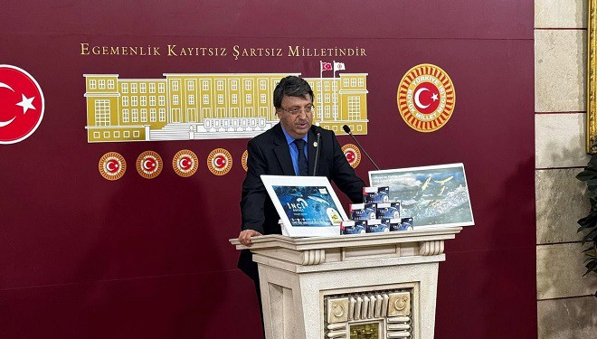Türkmenoğlu, 'Van Balığı' konservesini mecliste tanıttı!