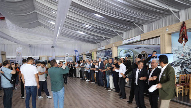 Van Kültür Buluşmaları ikinci gününde de renkli görüntülere sahne oluyor