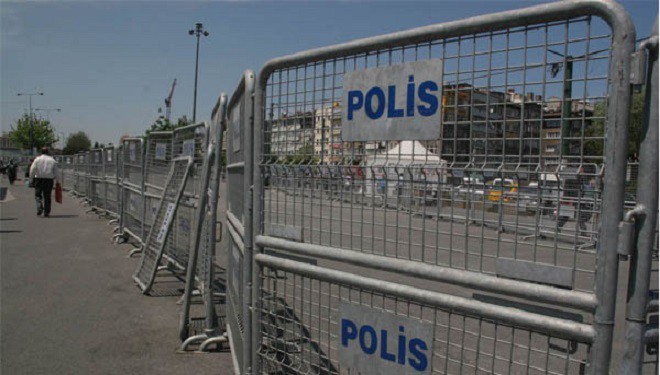 Van'da Yargıtay kararının protesto edilmesine polis izin vermiyor
