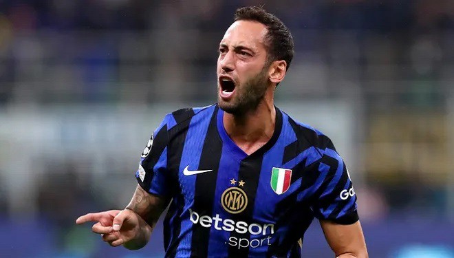 Hakan Çalhanoğlu, Inter'de 'ayın futbolcusu' seçildi