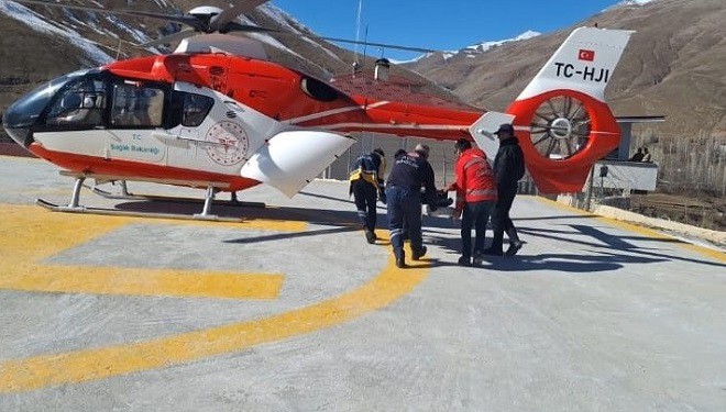 Şırnak ve Bahçesaray’daki hastalar ambulans helikopterle Van'a sevk edildi