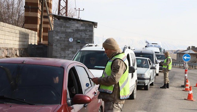 Van'da kesinleşmiş cezası olan 3 kişi yakalandı