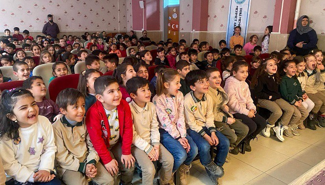 VBB, Hacivat-Karagöz oyununu öğrencilerle buluşturuyor