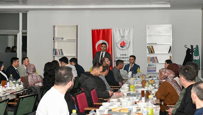 Eğitim camiası iftar yemeğinde buluştu