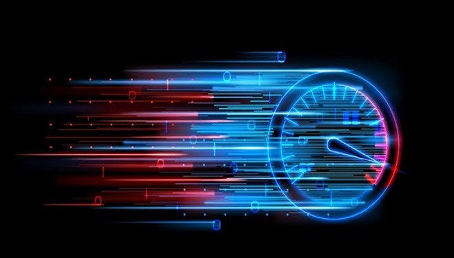 Türkiye'de internet fiyatları uçuyor ama hız yerinde sayıyor!