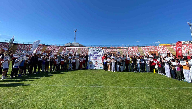 Van’da "Dünya Çocuk Atletizm Günü" kutlandı