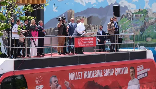 Özgür Özel: CHP'nin kaleleri Van'a feda olsun, size feda olsun