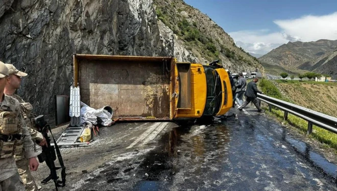 Hakkari-Van karayolunda kaza