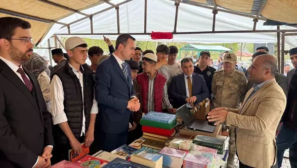 Çaldıran’da "Kitap Fuarı" açıldı